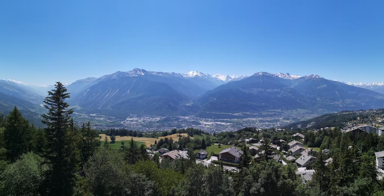 Hotel-Restaurant Le Mont Paisible, Crans-Montana Dış mekan fotoğraf